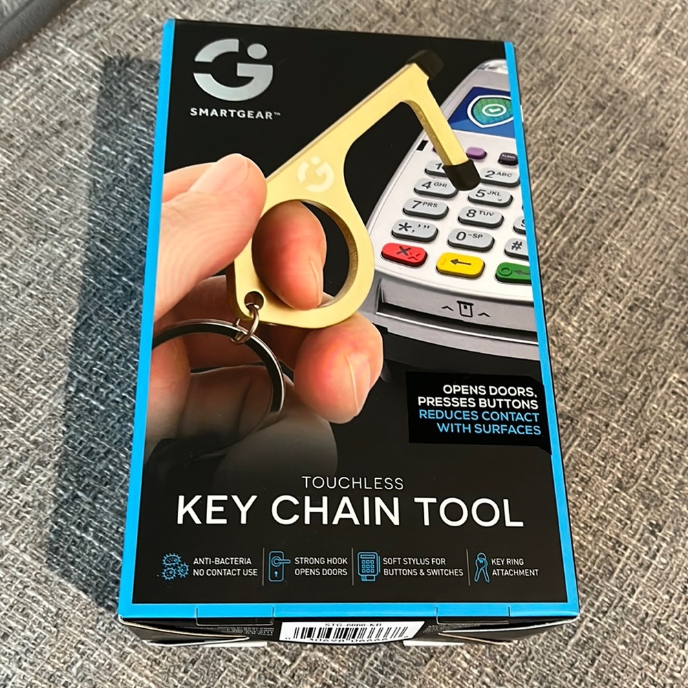 Brand New in Box Smartgear Touchless Key Chain Tool